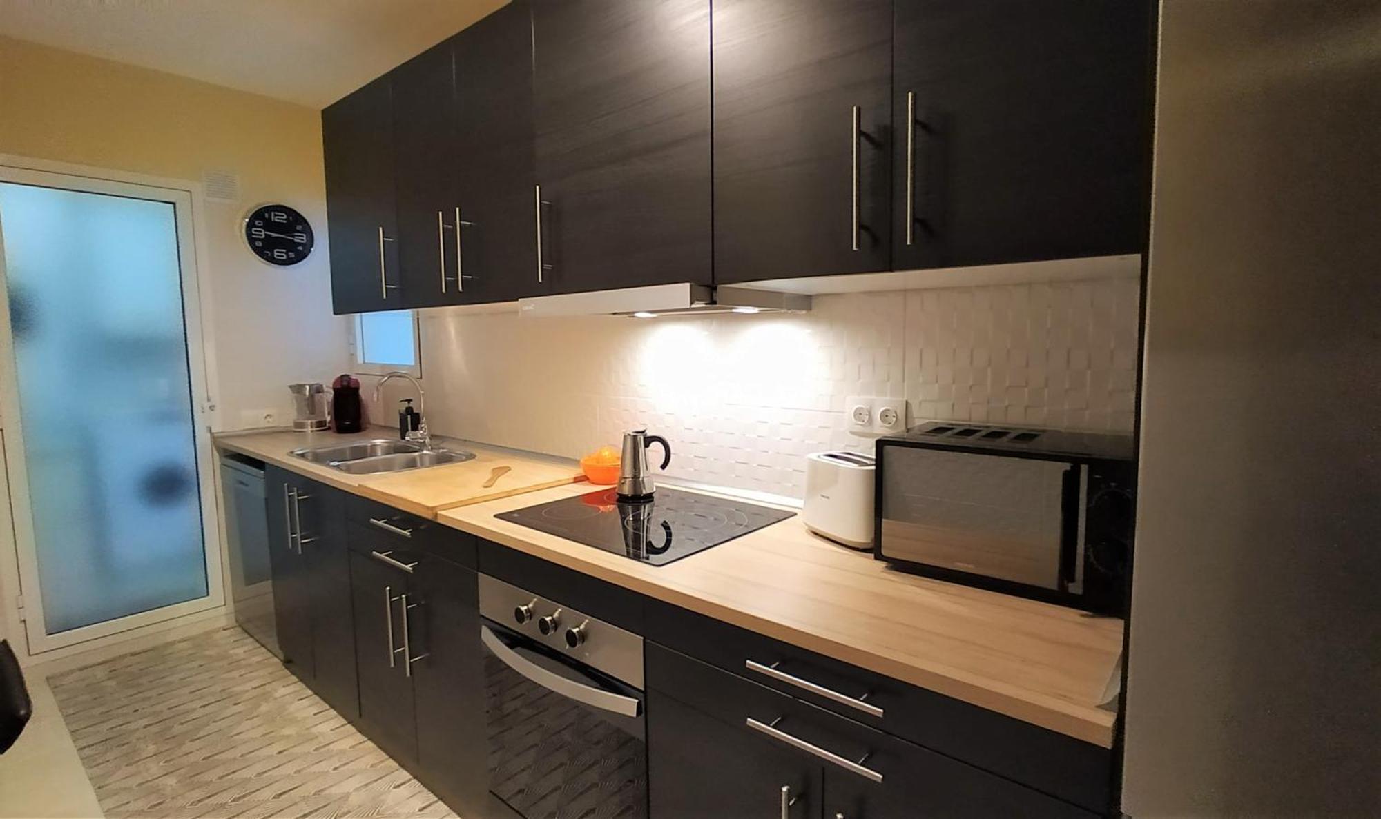 Good Atmosphere Apartment Вендрель Экстерьер фото